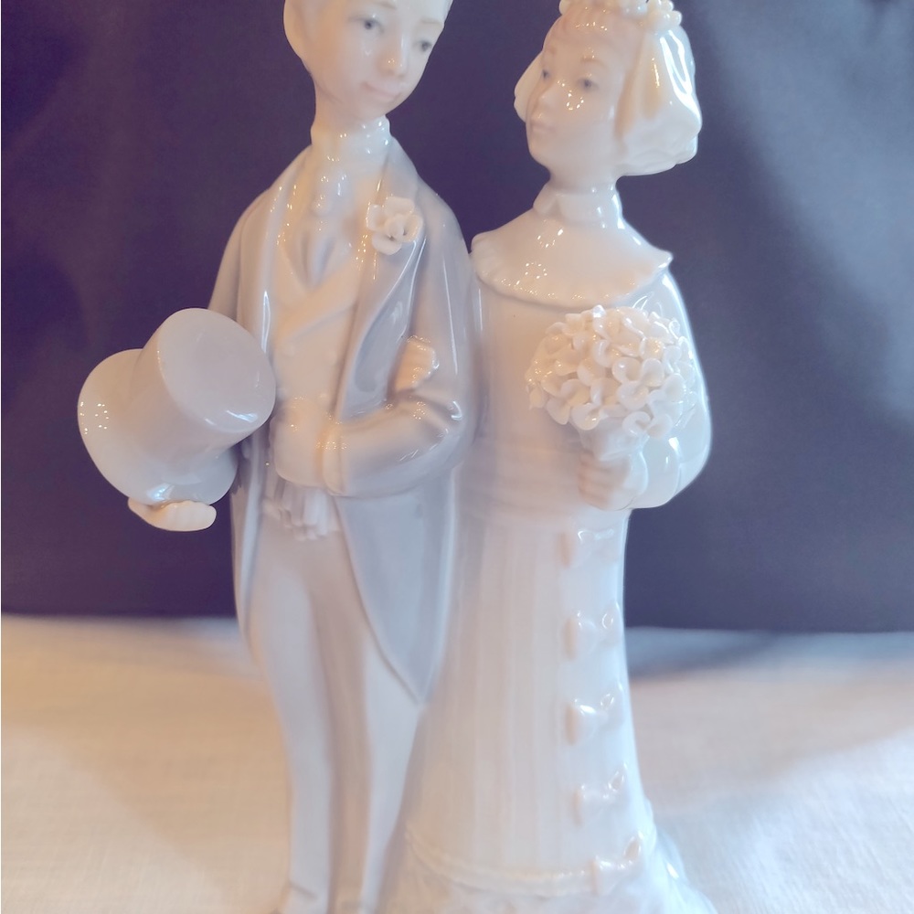 Lladro Bride and Groom with Top Hat.